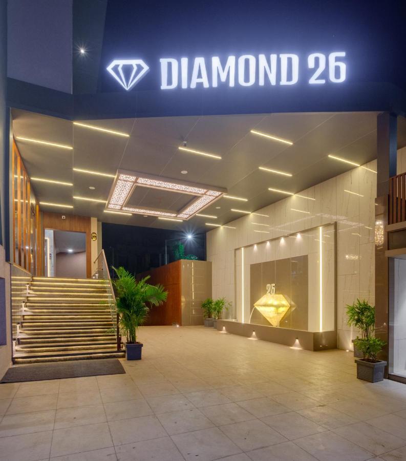 Hotel Diamond 26 Surat Exteriör bild